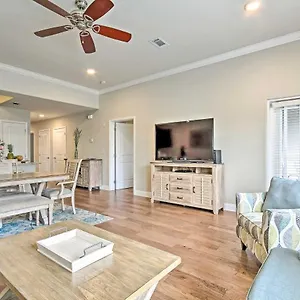  Apartment Luxurious Alerio Condo - Steps To Private Beach!